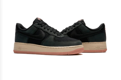 Tênis Nike Air Force 1 07 LX Black Red Stardust Sanddrift