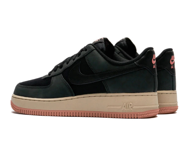 Tênis Nike Air Force 1 07 LX Black Red Stardust Sanddrift