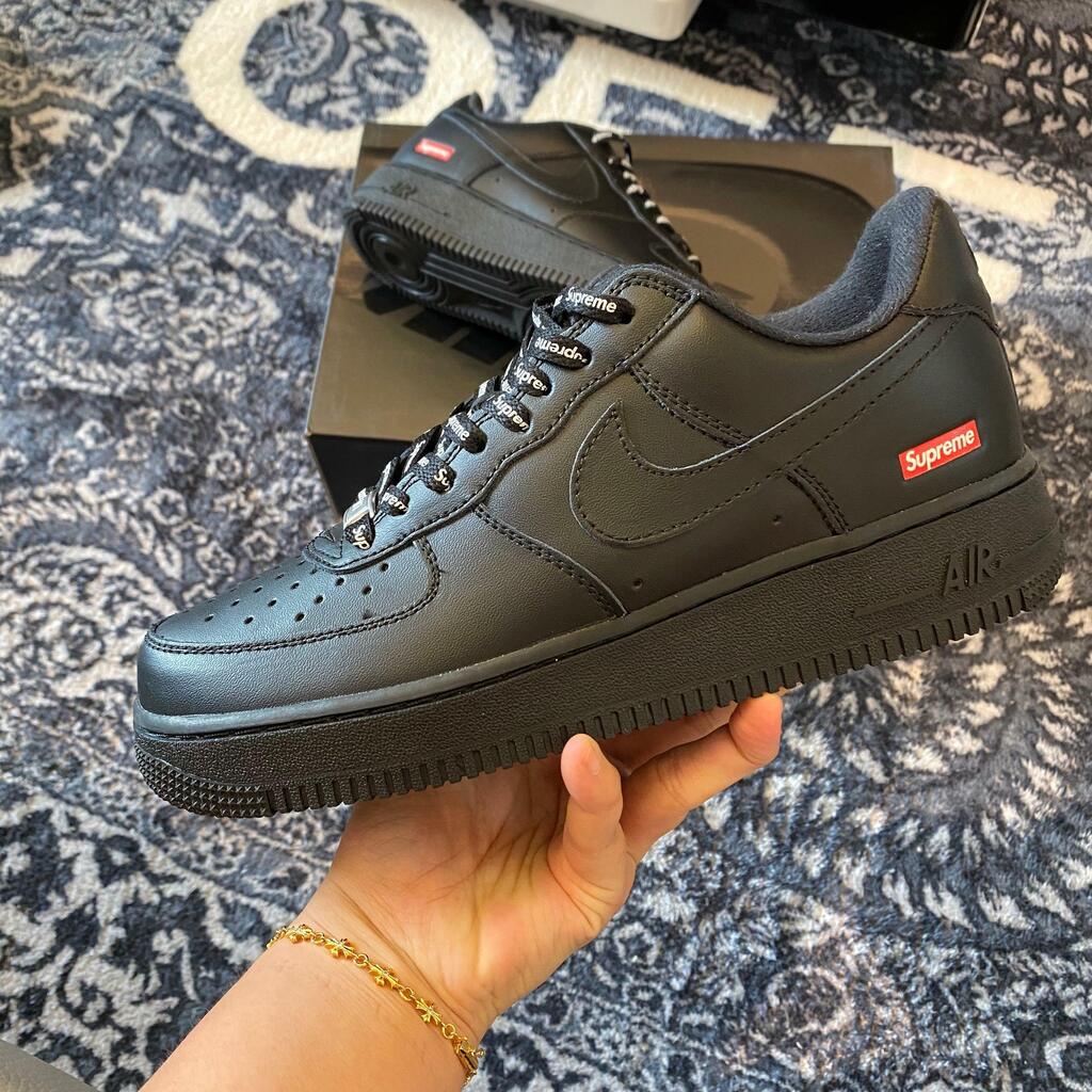 Nike Air Force 1 Low Supreme