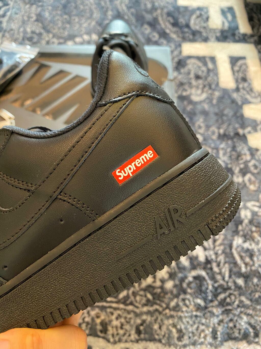 Nike Air Force 1 Low Supreme