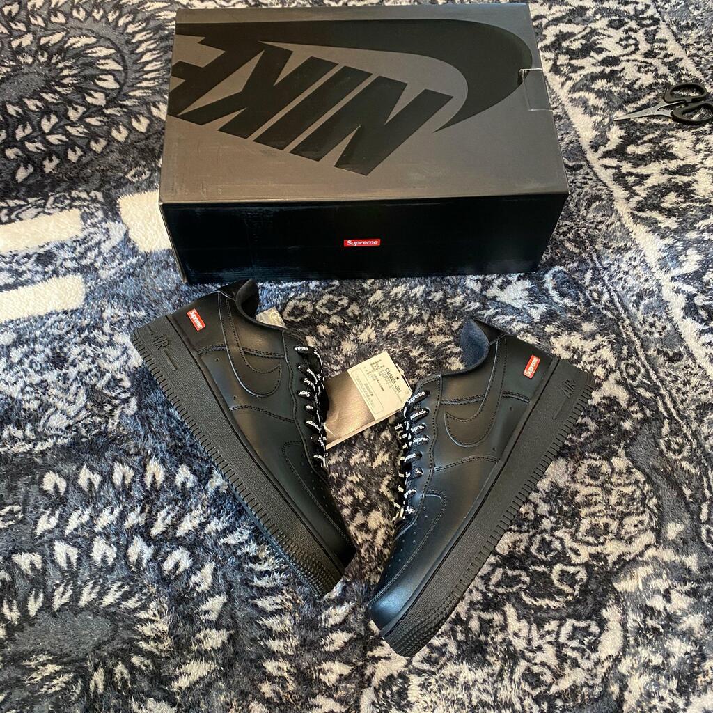 Nike Air Force 1 Low Supreme